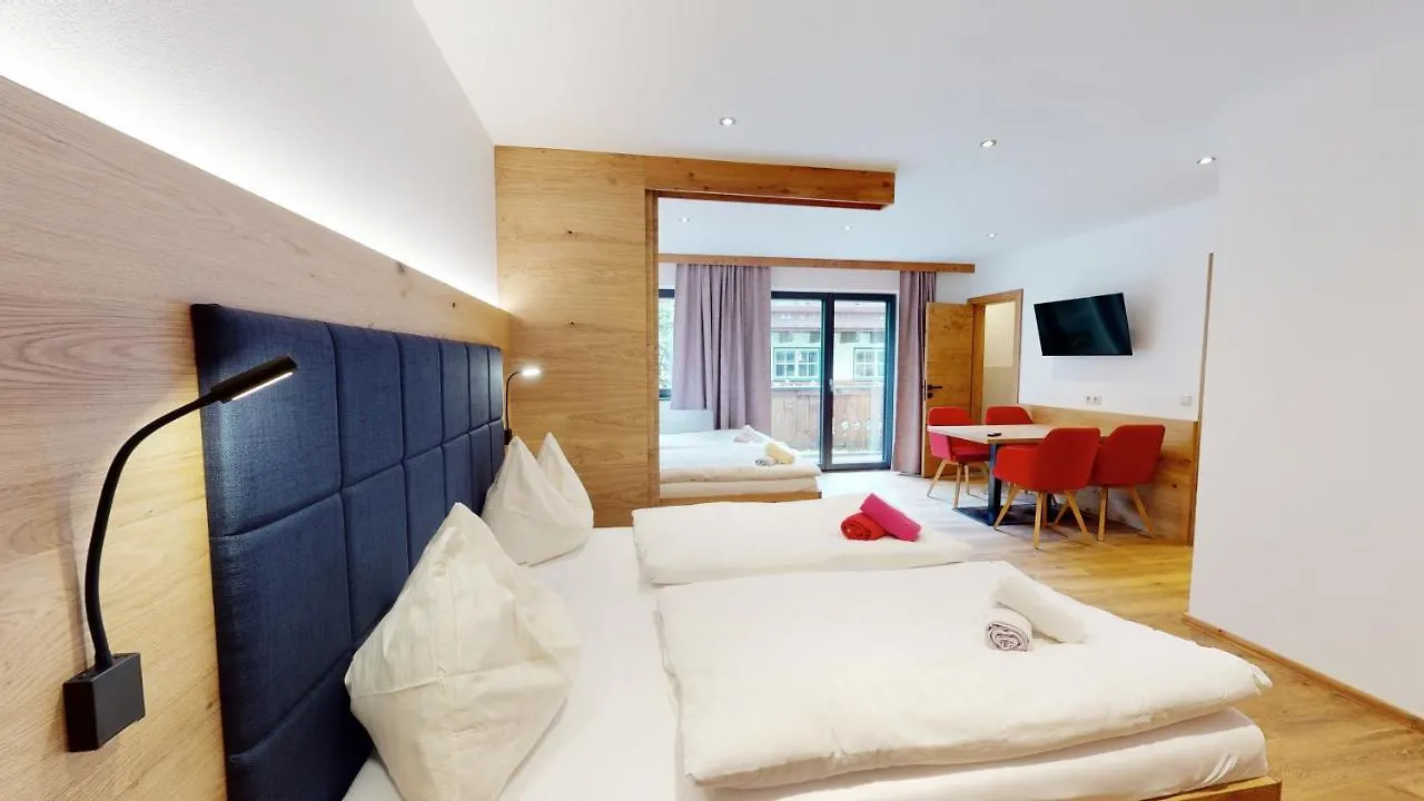 Pension Ledererguetl - Jokercard & Parkplatz Inkl Bed & Breakfast Saalbach-Hinterglemm