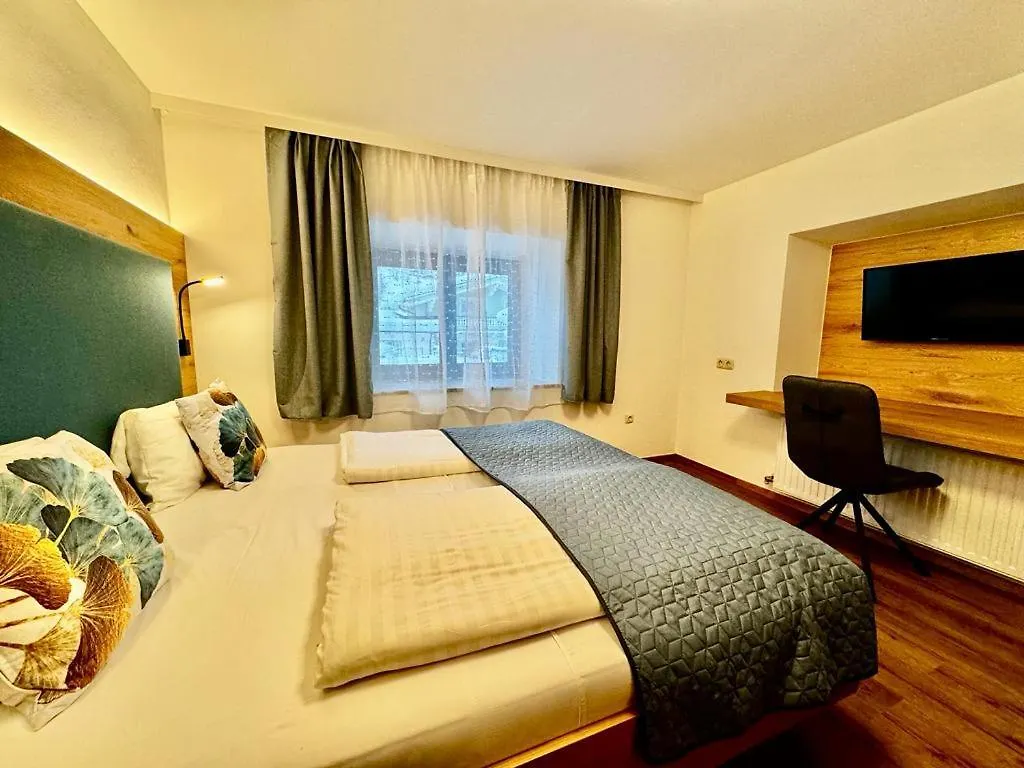 Pension Ledererguetl - Jokercard & Parkplatz Inkl 2*, Saalbach-Hinterglemm