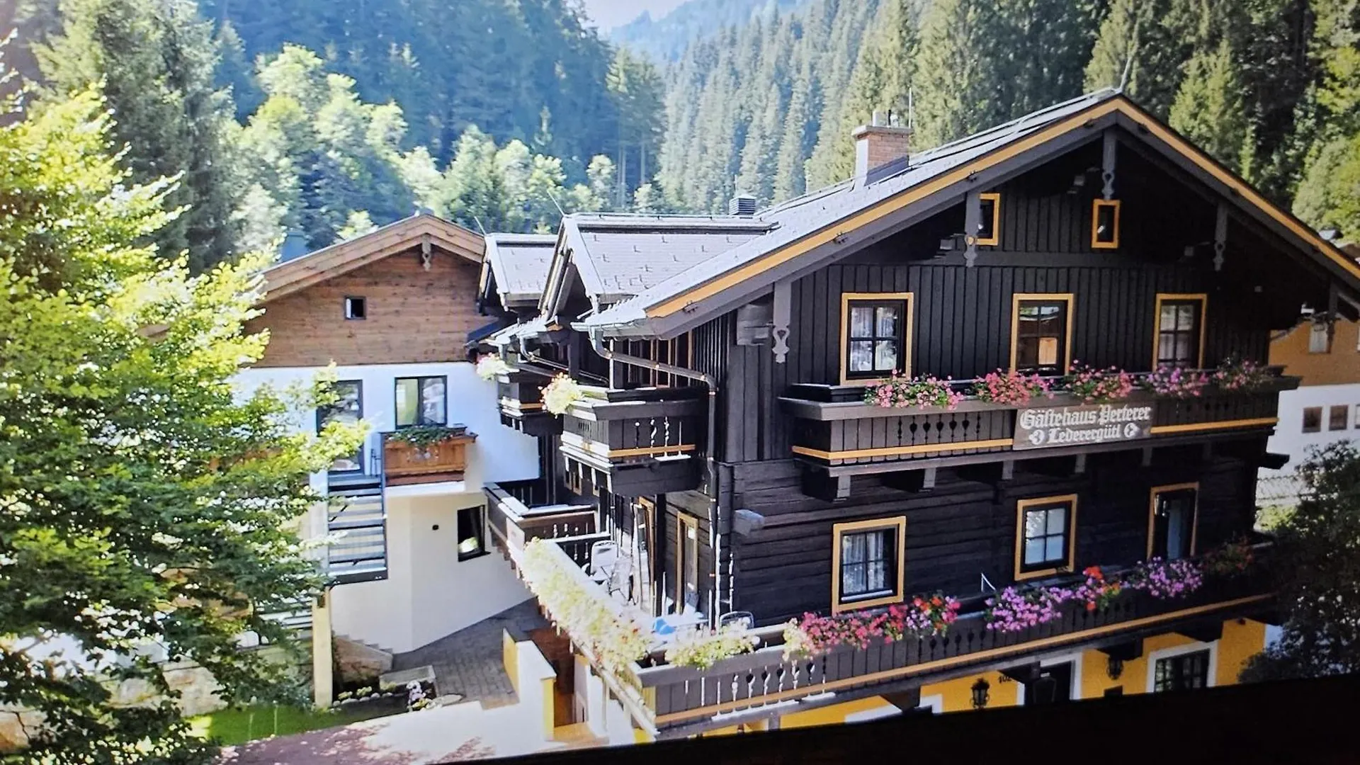 Pension Ledererguetl - Jokercard & Parkplatz Inkl