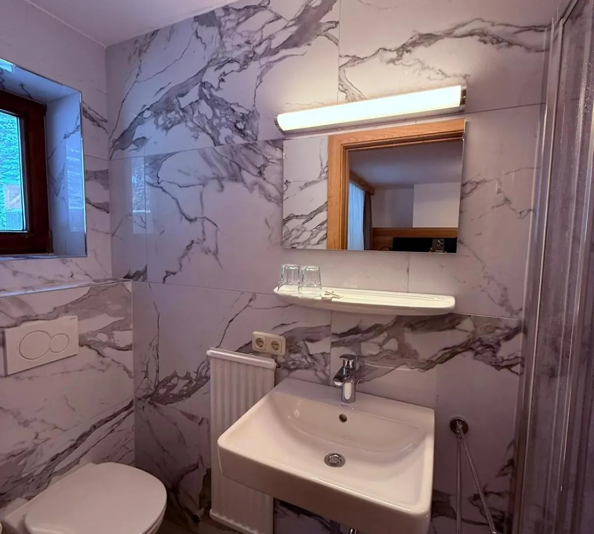 Bed & Breakfast Pension Ledererguetl - Jokercard & Parkplatz Inkl