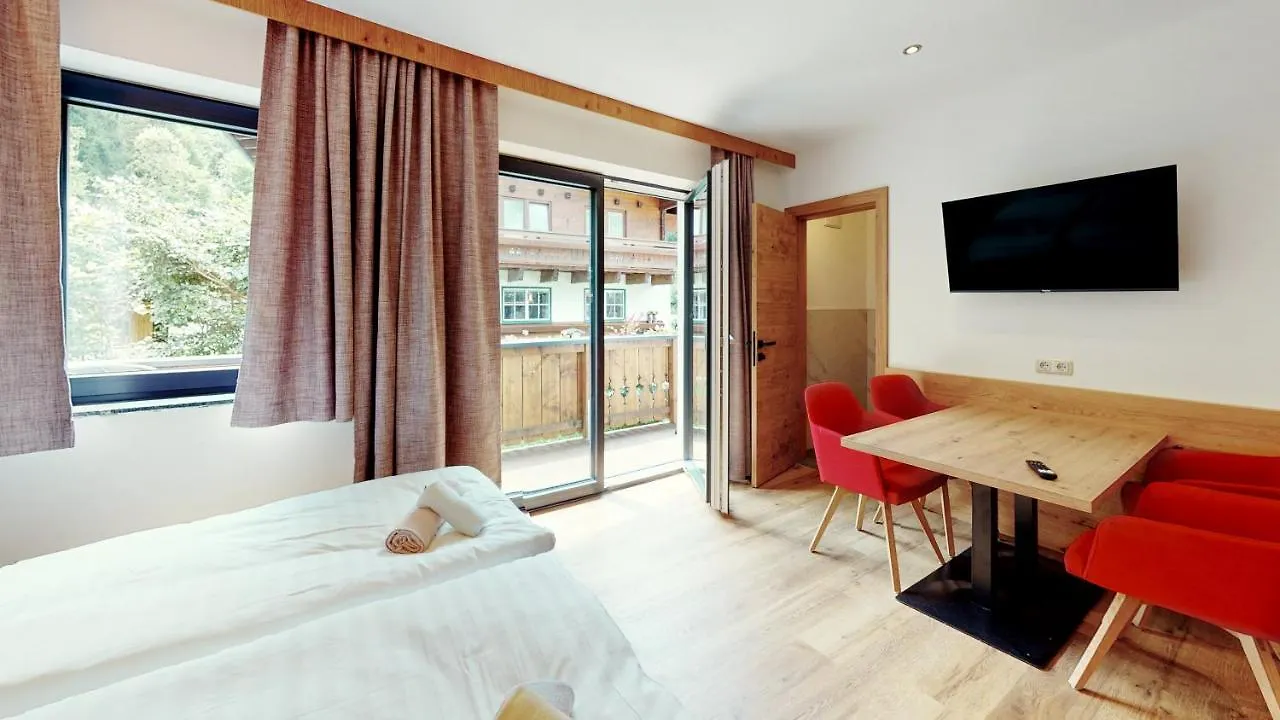 Pension Ledererguetl - Jokercard & Parkplatz Inkl 2*, Saalbach-Hinterglemm Austria